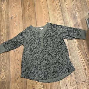 Jane and delancey 3/4 sleeve shirt. It’s a size 1X